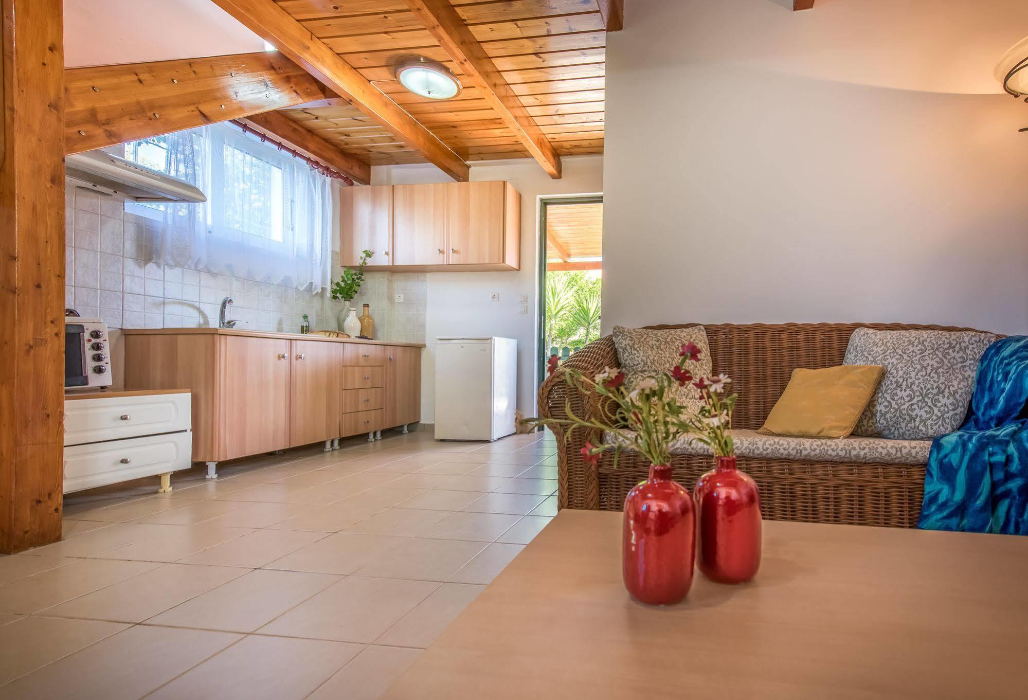 Lofos Soilis Aparthotel ตรากากิ ภายนอก รูปภาพ