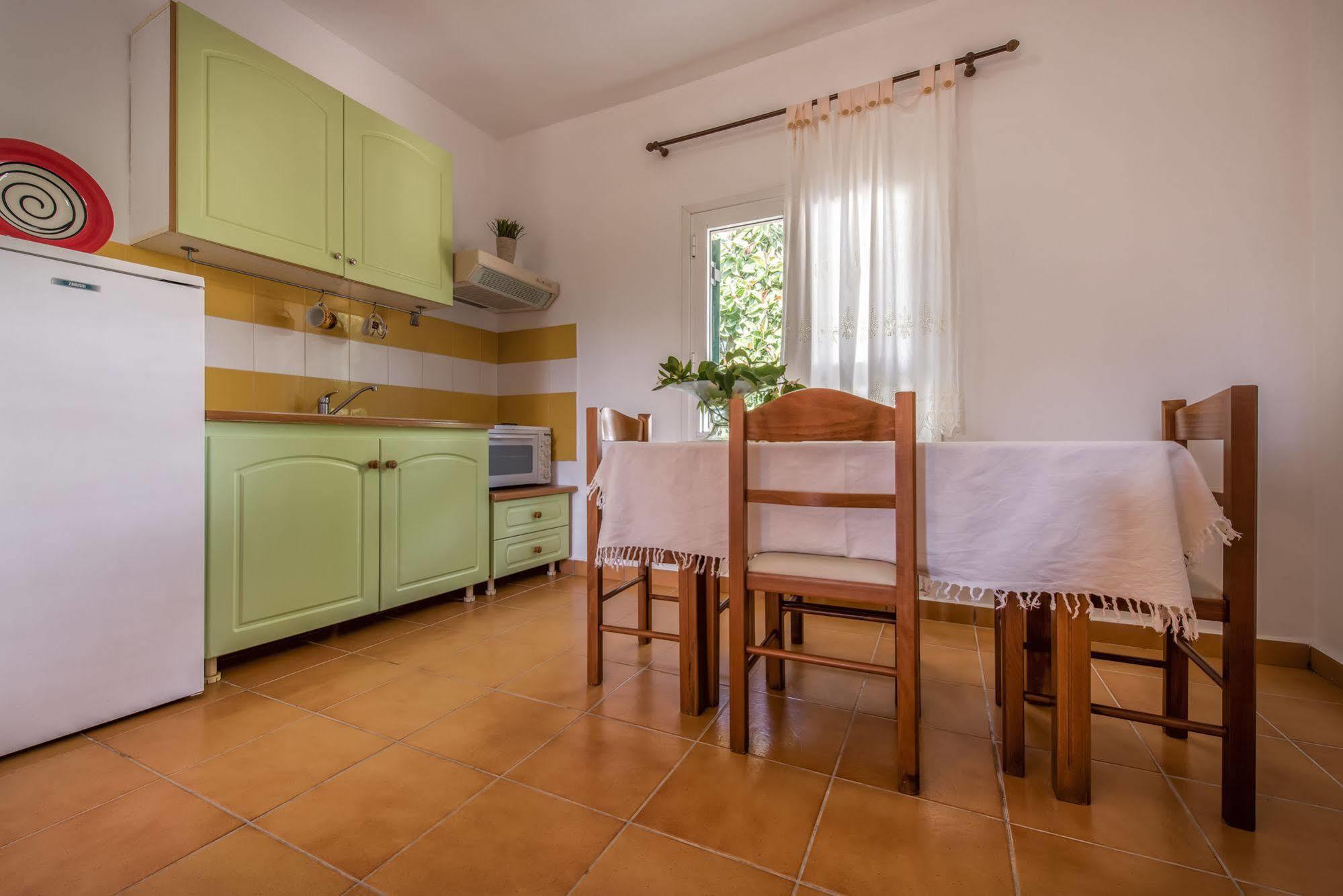 Lofos Soilis Aparthotel ตรากากิ ภายนอก รูปภาพ